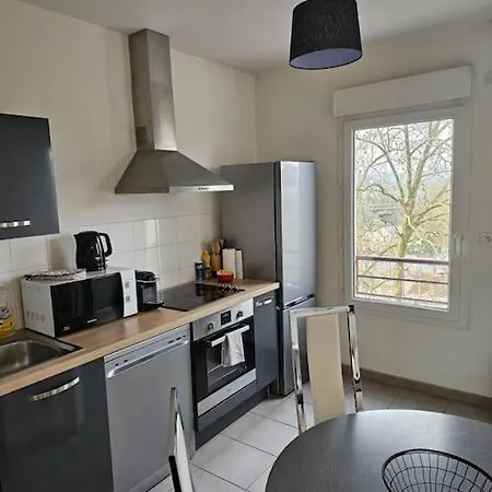 Cosy Avec Terrasse Et Parking Prive *